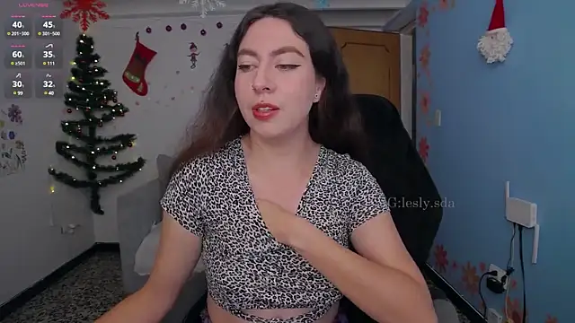 Snapshot of leslyyu chatting on 12/29/24, 03:13 leslyyu online show from 12/29/24, 03:13