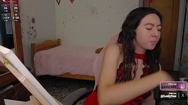 Snapshot of leslyyu chatting on 02/17/25, 06:15 leslyyu online show from 02/17/25, 06:15