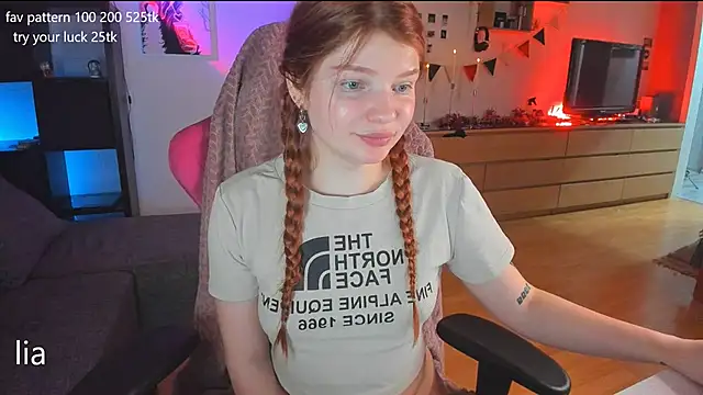 Snapshot of lil_lia chatting on 01/09/25, 10:09 lil lia online show from 01/09/25, 10:09