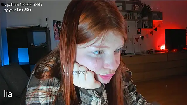 Snapshot of lil_lia chatting on 02/07/25, 03:12 lil lia online show from 02/07/25, 03:12