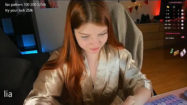 Snapshot of lil_lia chatting on 03/16/25, 09:16 lil lia online show from 03/16/25, 09:16