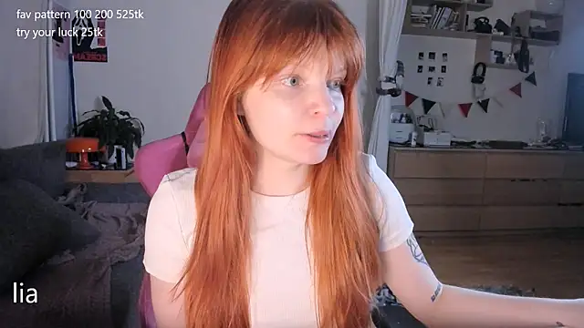Snapshot of lil_lia chatting on 05/22/26, 11:21 lil lia online show from 05/22/26, 11:21