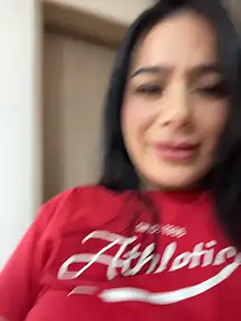 Miah gomez  online show from 04/15/26, 07:58