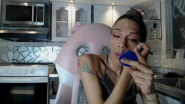 Snapshot of cristinaa_oz chatting on 02/15/26, 07:10 cristinaa oz online show from 02/15/26, 07:10