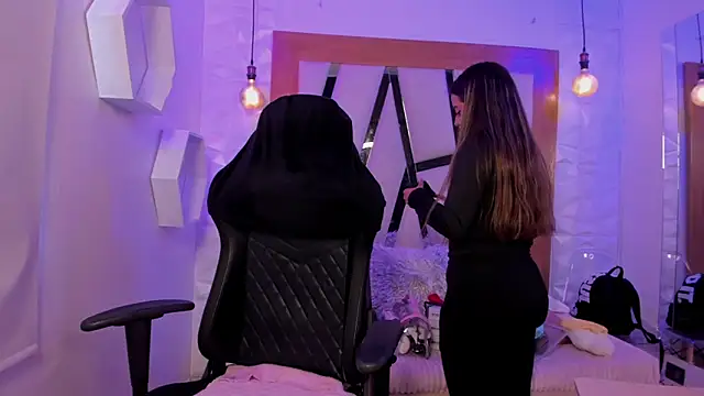 ary cooper  online show from 09/24/25, 12:30