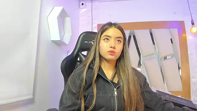 ary cooper  online show from 10/25/25, 02:02