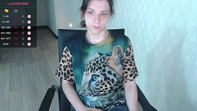 LisaHeart online show from 10/19/25, 05:13