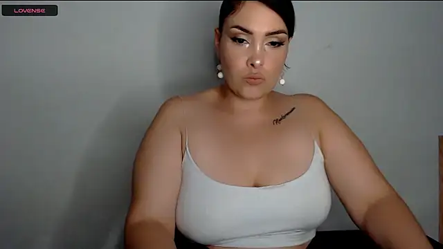 Snapshot of Miss_Agatha chatting on 12/11/24, 12:44 Miss Agatha online show from 12/11/24, 12:44