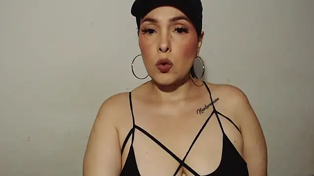 Snapshot of Miss_Agatha chatting on 10/12/25, 09:58 Miss Agatha online show from 10/12/25, 09:58