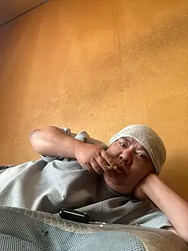 Snapshot of punk0805 chatting on 09/10/25, 12:10 punk0805 online show from 09/10/25, 12:10