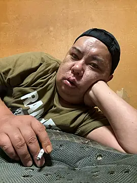 Snapshot of punk0805 chatting on 10/12/25, 12:59 punk0805 online show from 10/12/25, 12:59