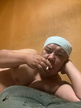 Snapshot of punk0805 chatting on 10/14/25, 04:08 punk0805 online show from 10/14/25, 04:08