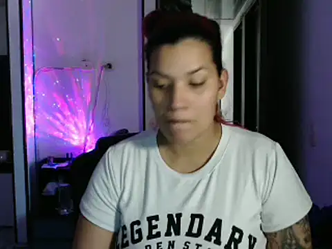 Snapshot of CarolinaRincon chatting on 02/12/25, 10:26 CarolinaRincon online show from 02/12/25, 10:26