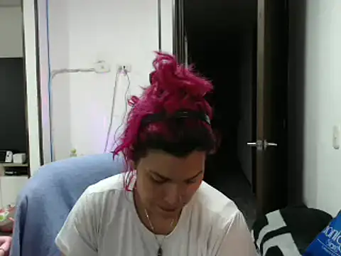 Snapshot of CarolinaRincon chatting on 02/20/25, 01:14 CarolinaRincon online show from 02/20/25, 01:14