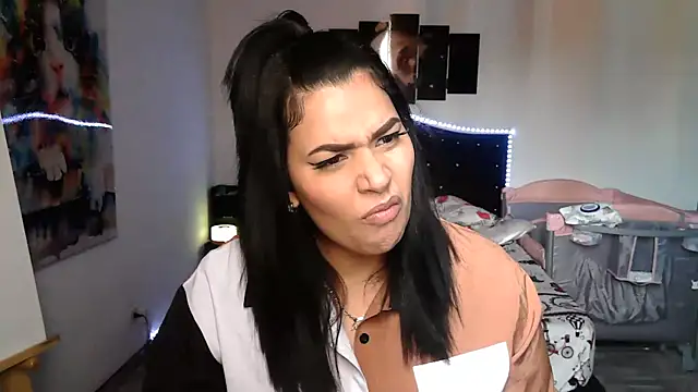 Snapshot of CarolinaRincon chatting on 10/01/25, 09:21 CarolinaRincon online show from 10/01/25, 09:21