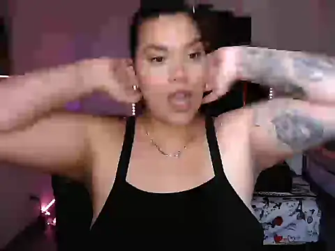 Snapshot of CarolinaRincon chatting on 10/10/25, 08:52 CarolinaRincon online show from 10/10/25, 08:52