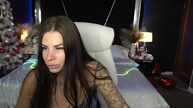 IsabellaFoxyy online show from 12/14/25, 06:41