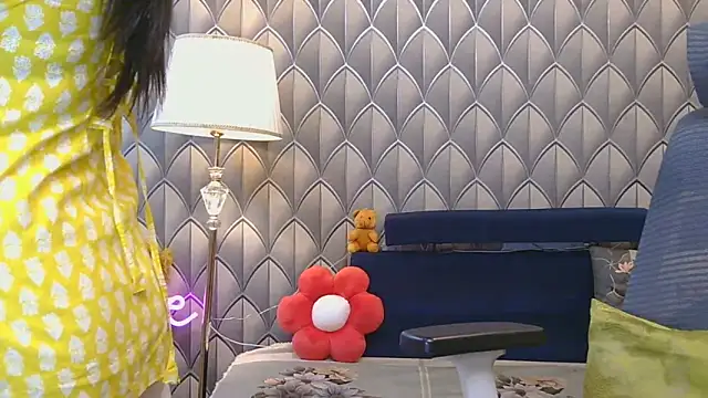 Mishika Gill online show from 06/04/26, 03:45