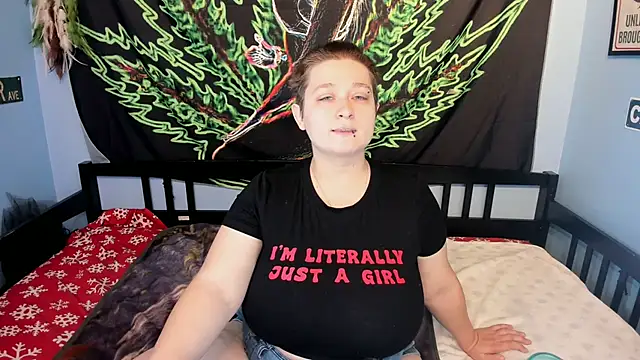 Snapshot of Chloenightmare chatting on 10/31/25, 07:48 Chloenightmare online show from 10/31/25, 07:48