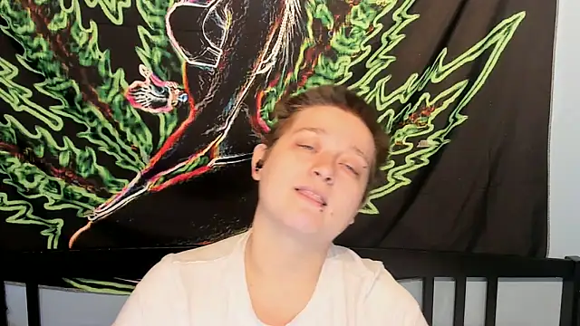 Snapshot of Chloenightmare chatting on 11/05/25, 07:14 Chloenightmare online show from 11/05/25, 07:14