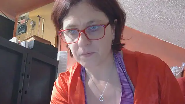 Snapshot of lanax chatting on 10/21/25, 11:22 lanax online show from 10/21/25, 11:22