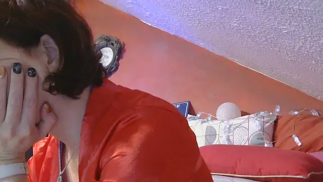 Snapshot of lanax chatting on 10/22/25, 11:21 lanax online show from 10/22/25, 11:21