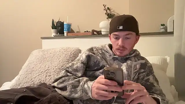 Snapshot of younghungginger chatting on 12/03/24, 02:14 younghungginger online show from 12/03/24, 02:14