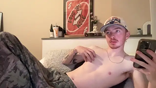 Snapshot of younghungginger chatting on 01/22/25, 01:53 younghungginger online show from 01/22/25, 01:53