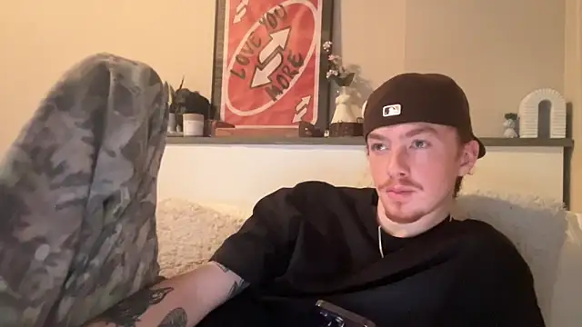 Snapshot of younghungginger chatting on 02/19/25, 02:12 younghungginger online show from 02/19/25, 02:12