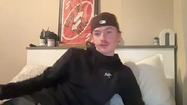 Snapshot of younghungginger chatting on 02/20/25, 02:18 younghungginger online show from 02/20/25, 02:18