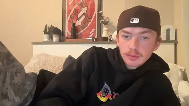 Snapshot of younghungginger chatting on 02/28/25, 03:48 younghungginger online show from 02/28/25, 03:48