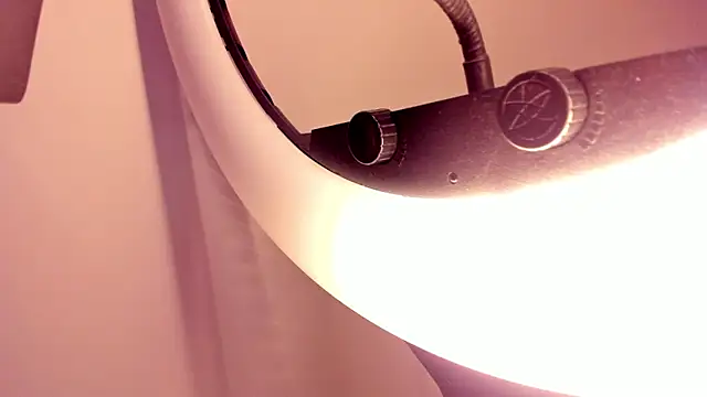 Snapshot of scarlet_darling26 chatting on 02/13/26, 04:03 scarlet darling26 online show from 02/13/26, 04:03