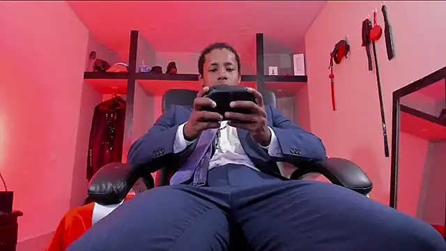 AlejoKhalifa  online show from 05/13/26, 01:25