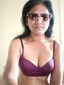 sunita6009 online show from 10/17/25, 02:59