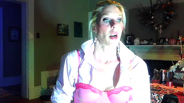 Glamazonx online show from 10/28/25, 03:43