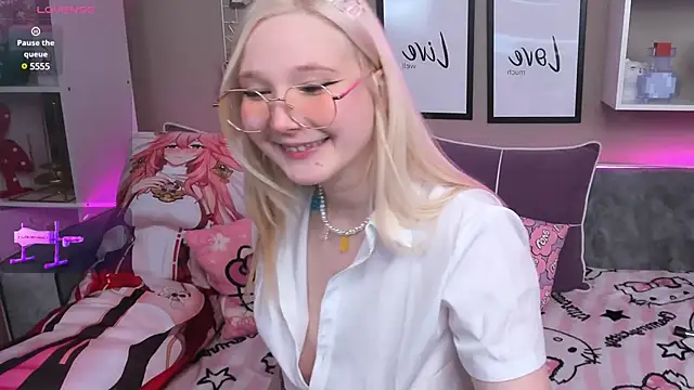 Snapshot of MeowkaKitty chatting on 03/01/25, 01:00 MeowkaKitty online show from 03/01/25, 01:00