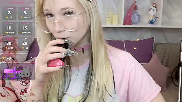 Snapshot of MeowkaKitty chatting on 09/24/25, 01:42 MeowkaKitty online show from 09/24/25, 01:42