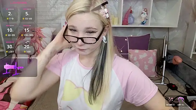 Snapshot of MeowkaKitty chatting on 09/30/25, 01:32 MeowkaKitty online show from 09/30/25, 01:32
