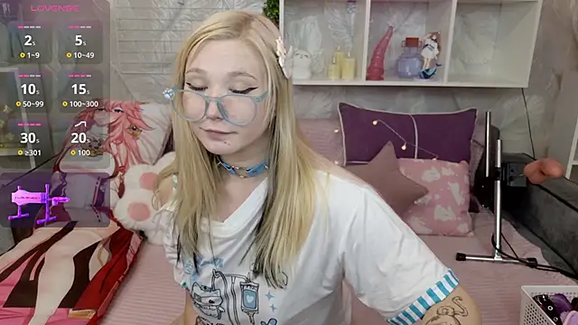 Snapshot of MeowkaKitty chatting on 10/15/25, 01:39 MeowkaKitty online show from 10/15/25, 01:39