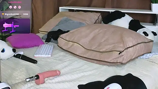 Britney Lynch online show from 02/27/25, 03:25