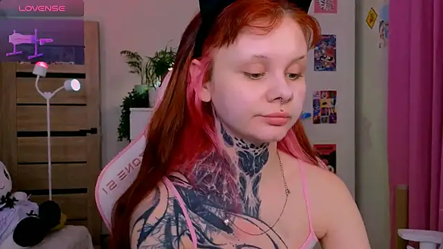 Britney Lynch online show from 11/12/25, 11:03