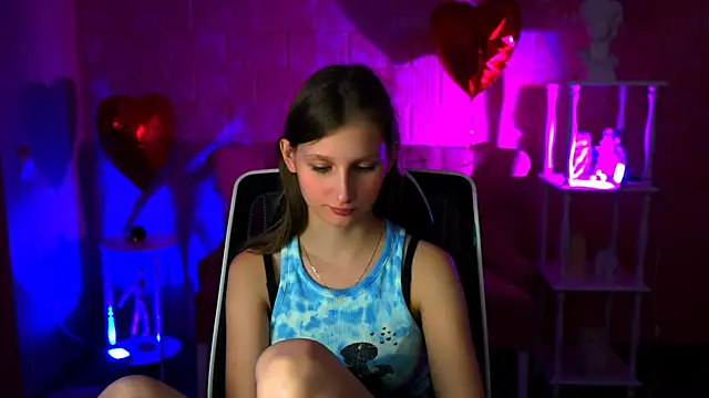 EllaHorton online show from 03/14/25, 06:50