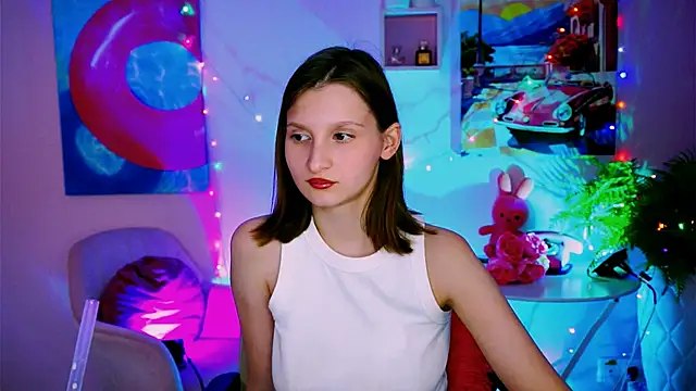 Snapshot of EllaHorton chatting on 04/23/26, 01:46 EllaHorton online show from 04/23/26, 01:46
