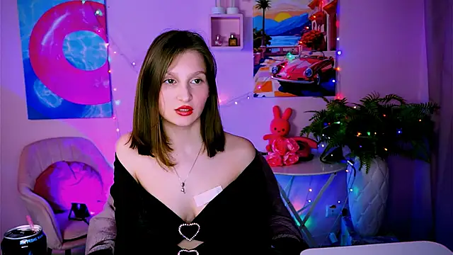 Snapshot of EllaHorton chatting on 04/27/26, 03:54 EllaHorton online show from 04/27/26, 03:54