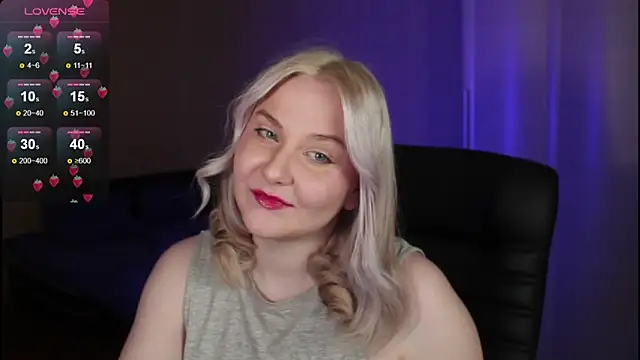 sensual girrrl online show from 10/13/25, 07:36