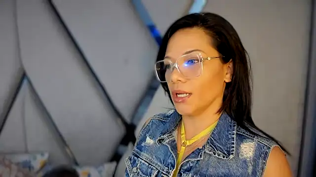 paula daniela1 online show from 02/22/25, 09:48