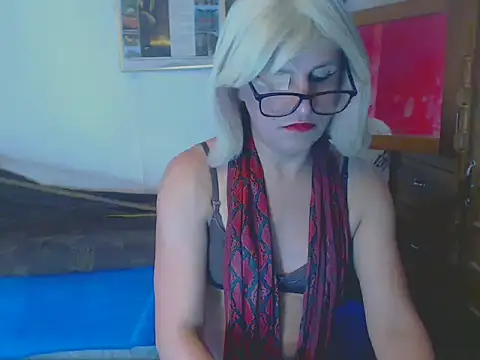 LorenJade online show from 03/11/25, 07:04