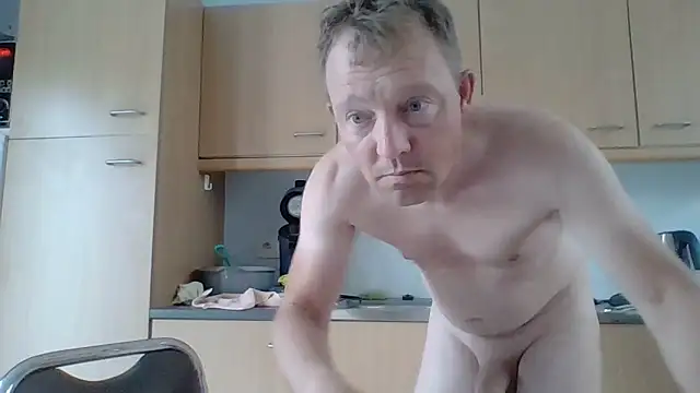 Snapshot of bertolini chatting on 05/29/26, 03:43 bertolini online show from 05/29/26, 03:43