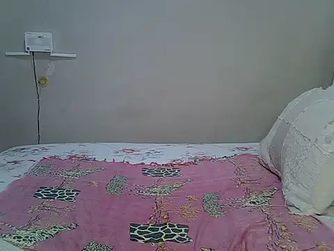 Snapshot of Cariepink chatting on 07/04/26, 08:59 Cariepink online show from 07/04/26, 08:59