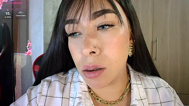 leahtemptation3 online show from 05/15/26, 11:45